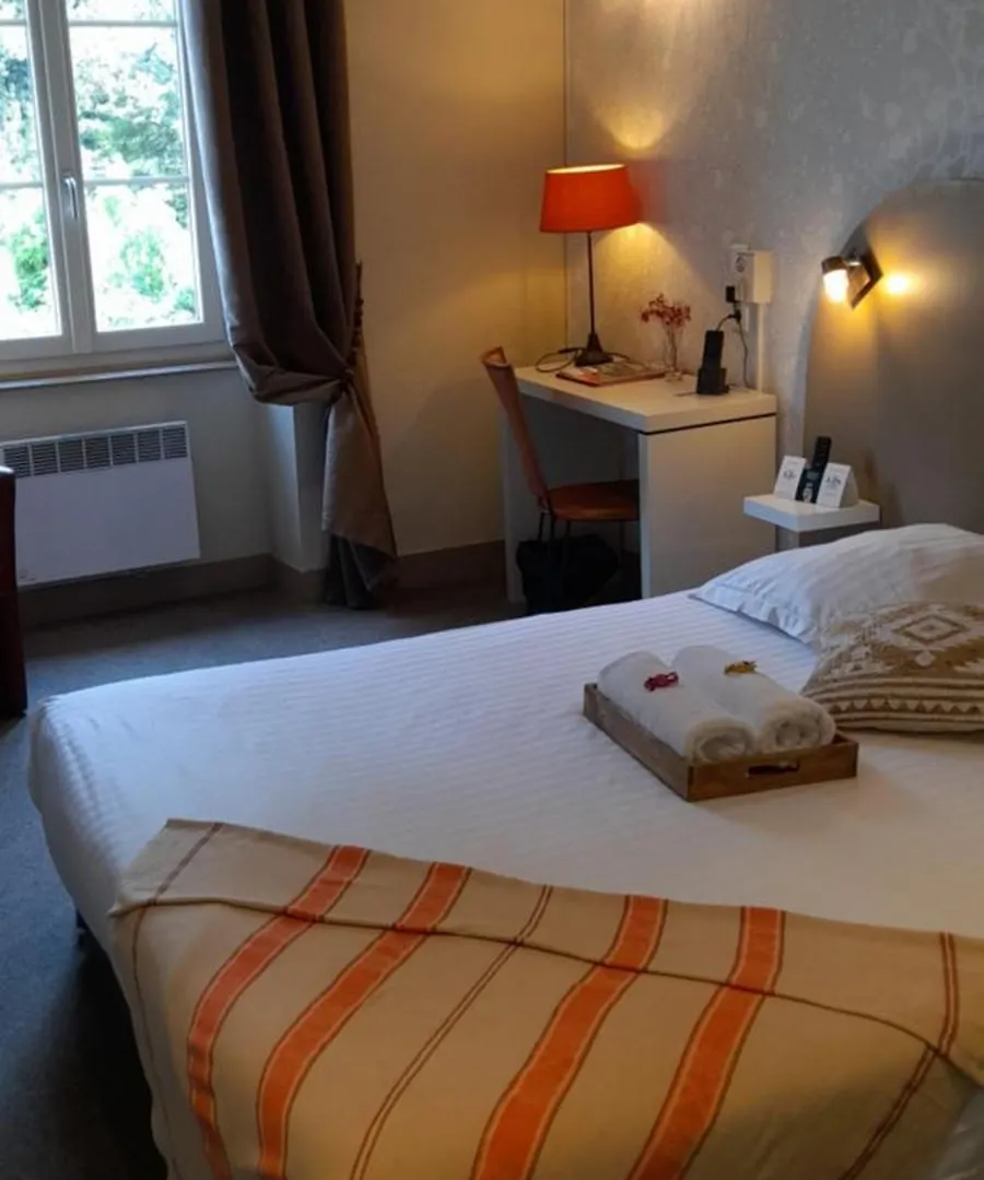 Logis Hotel Restaurant La Vieille Auberge, Art And Gallery Souillac